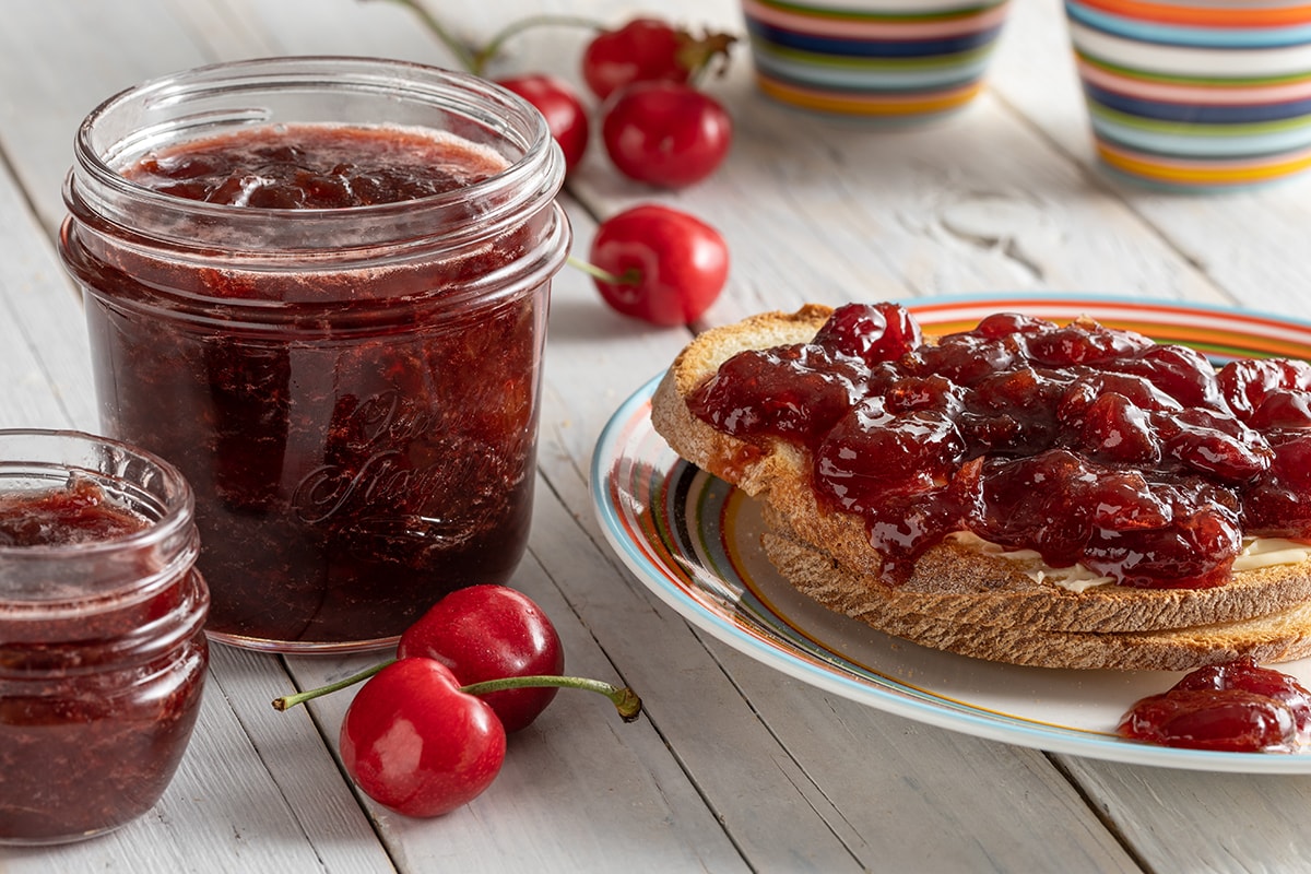 Da oggi prepari la marmellata in 10 minuti: il metodo facile che rivoluziona la tua colazione